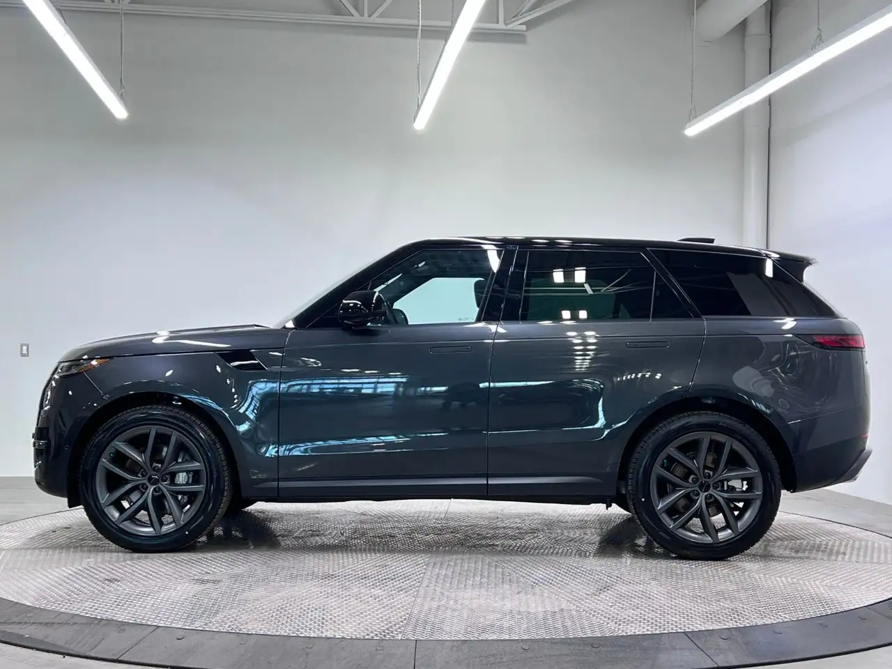 Land Rover Range Rover Sport photo Land Rover Range Rover Sport