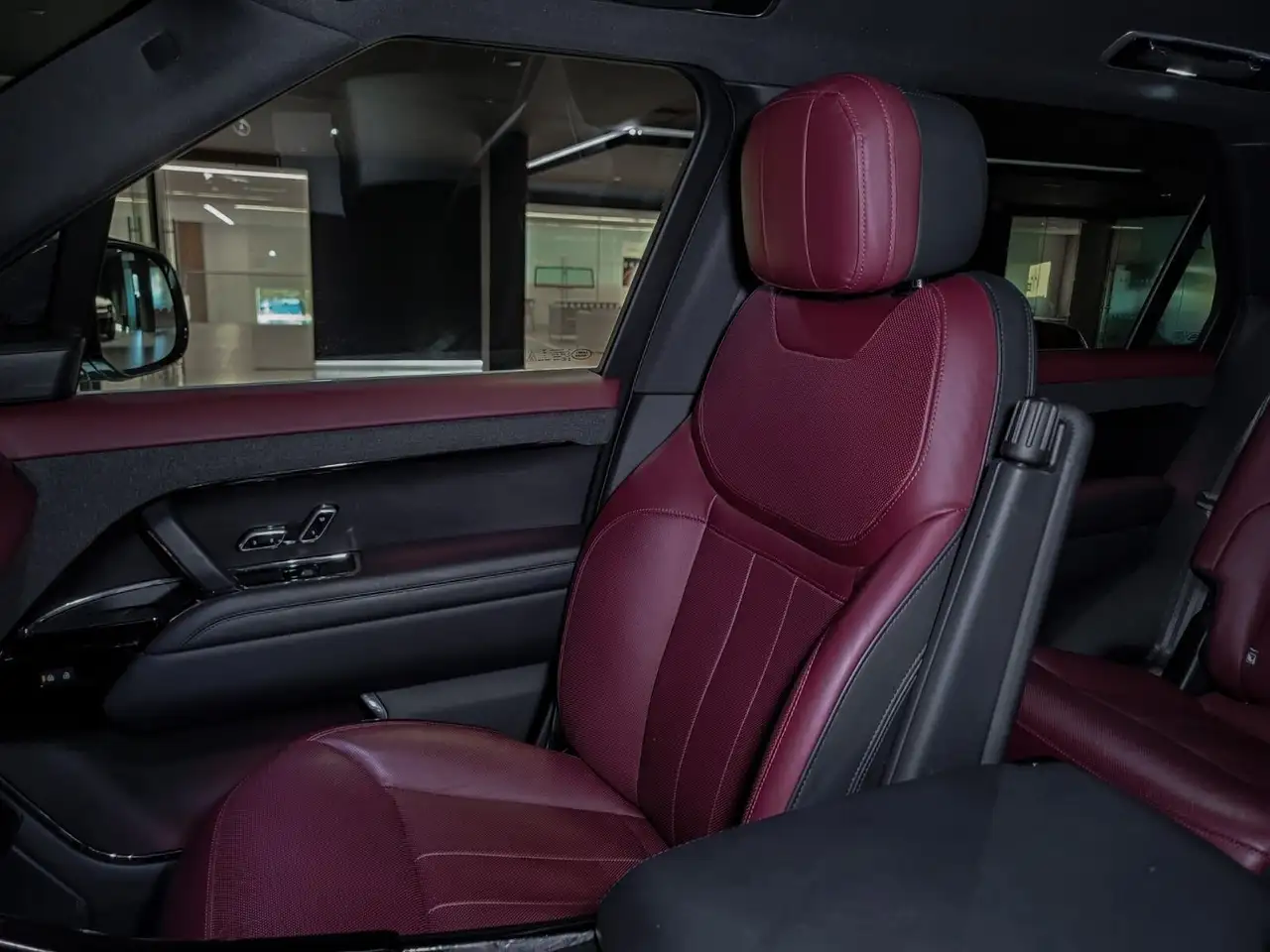 Land Rover Range Rover Sport снимка Land Rover Range Rover Sport