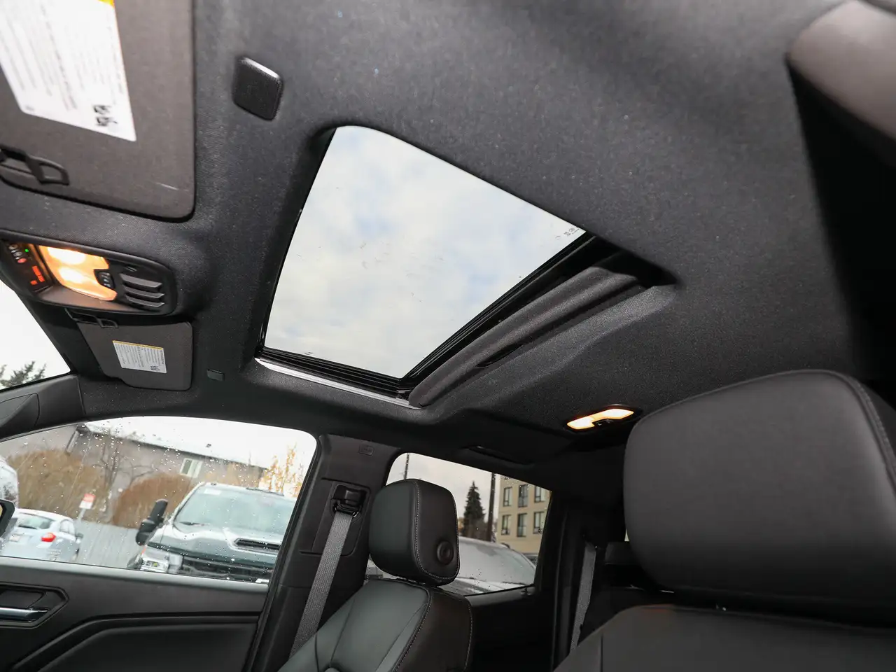 GMC Canyon photo GMC Canyon