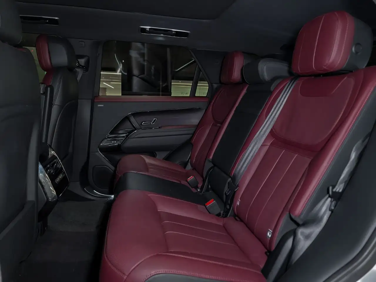 Land Rover Range Rover Sport снимка Land Rover Range Rover Sport