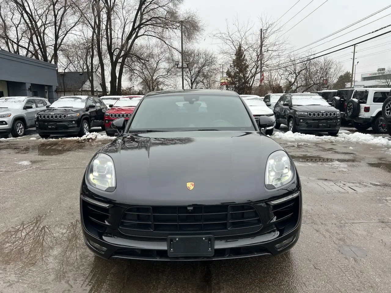 Porsche Macan photo Porsche Macan