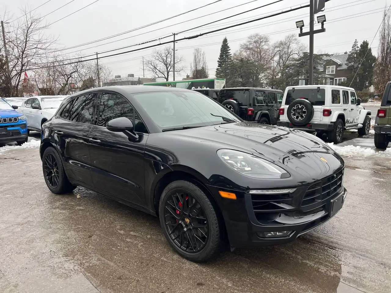 Porsche Macan photo Porsche Macan