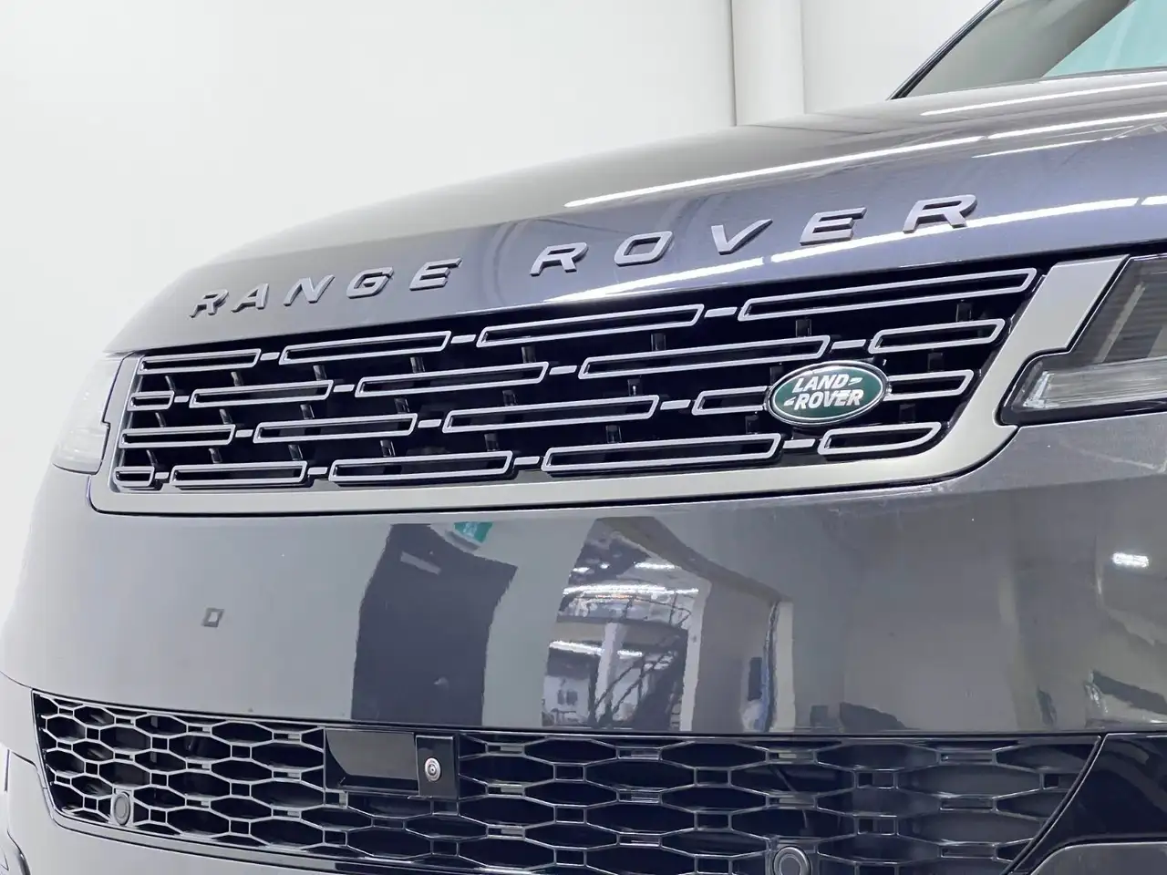 Land Rover Range Rover Sport photo Land Rover Range Rover Sport