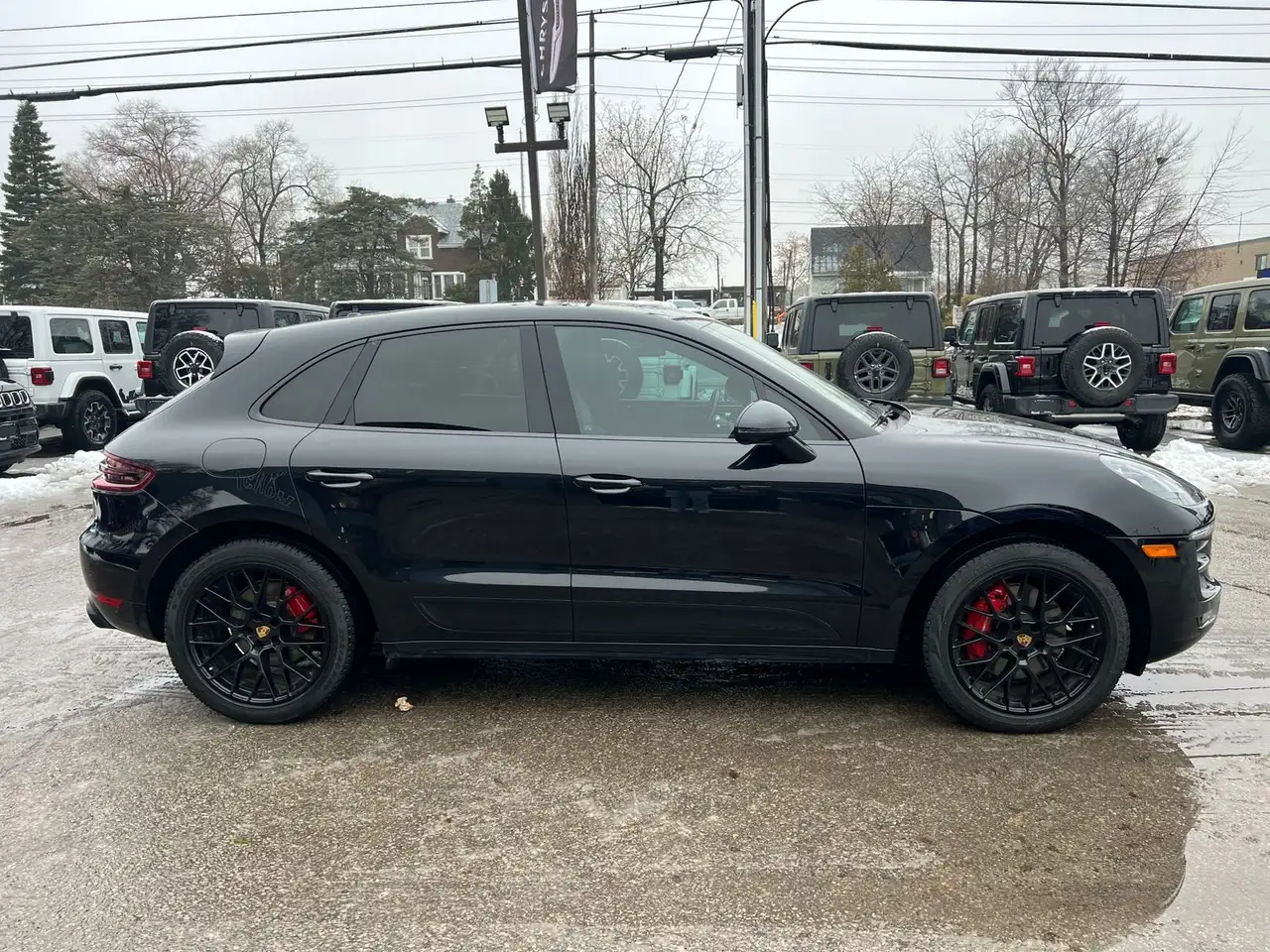 Porsche Macan photo Porsche Macan