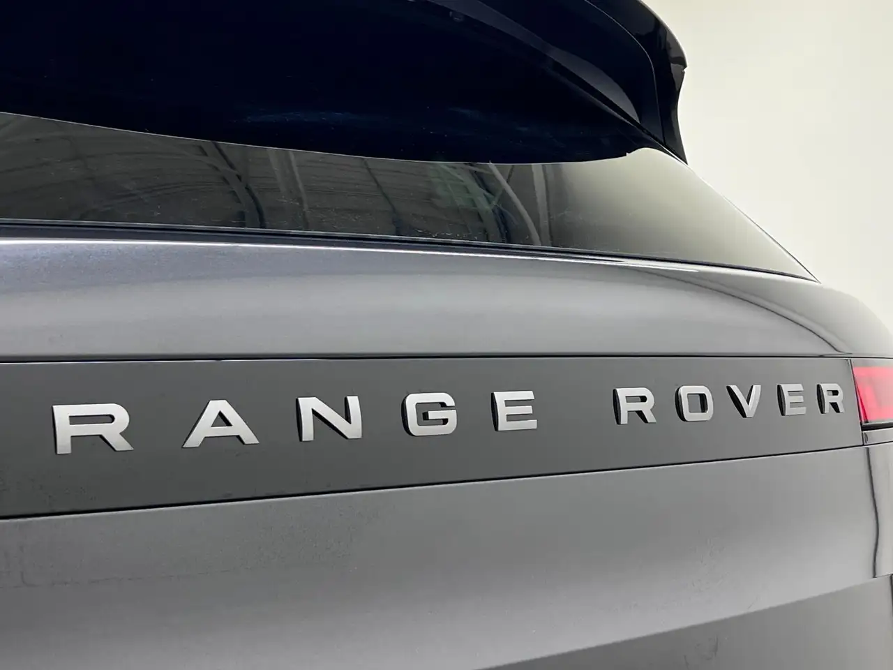 Land Rover Range Rover Sport photo Land Rover Range Rover Sport