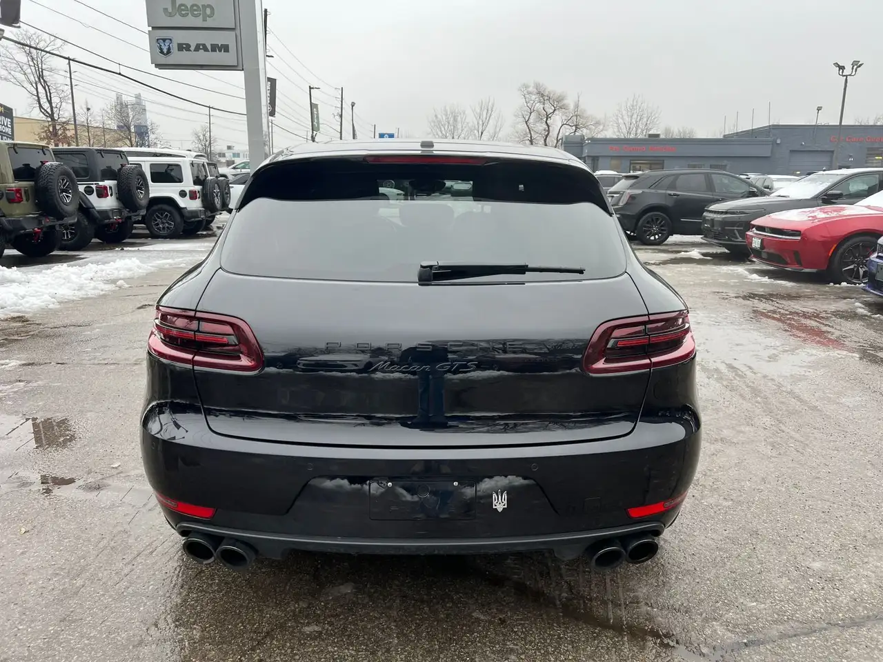 Porsche Macan photo Porsche Macan