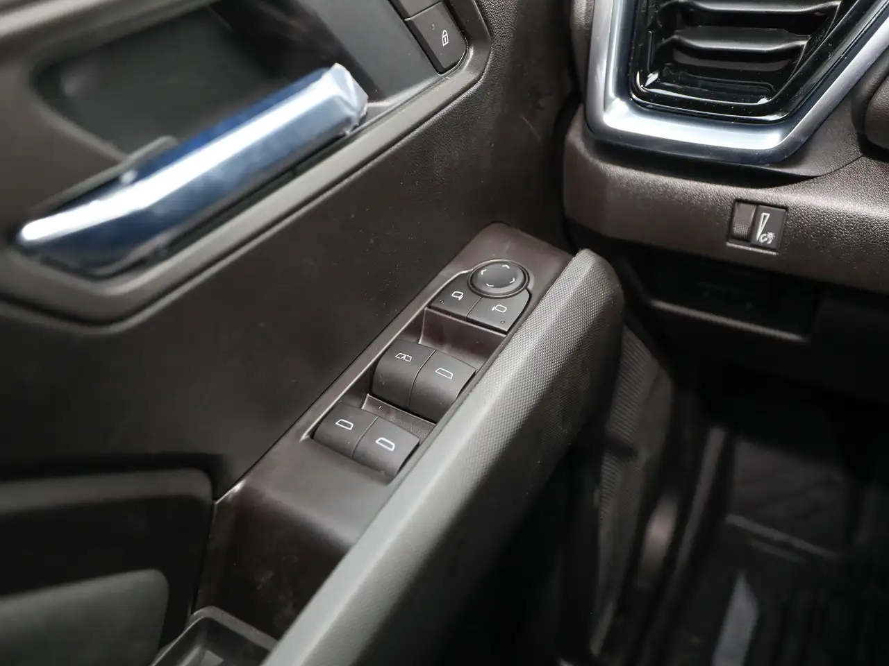 GMC Canyon photo GMC Canyon