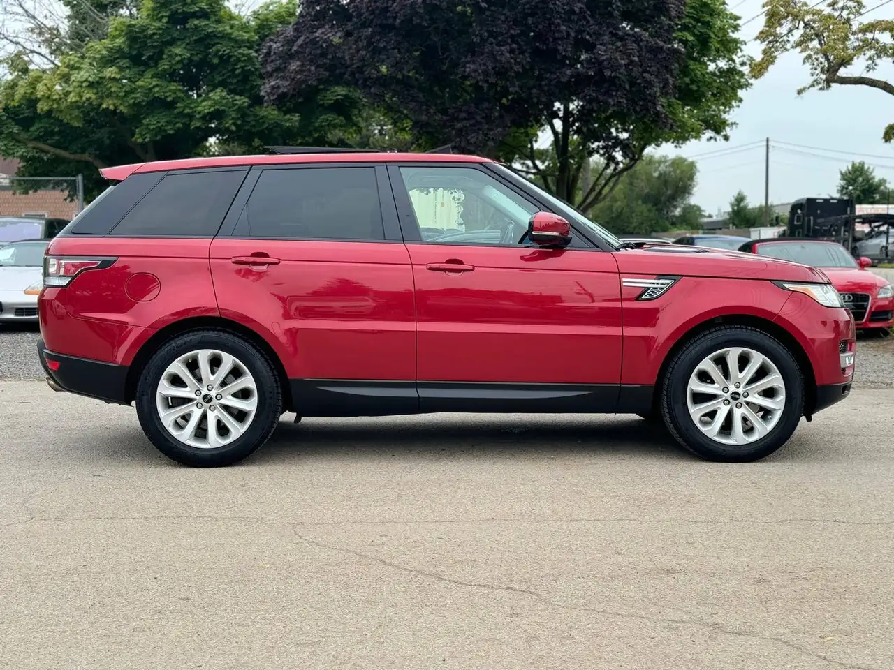 Land Rover Range Rover Sport photo Land Rover Range Rover Sport