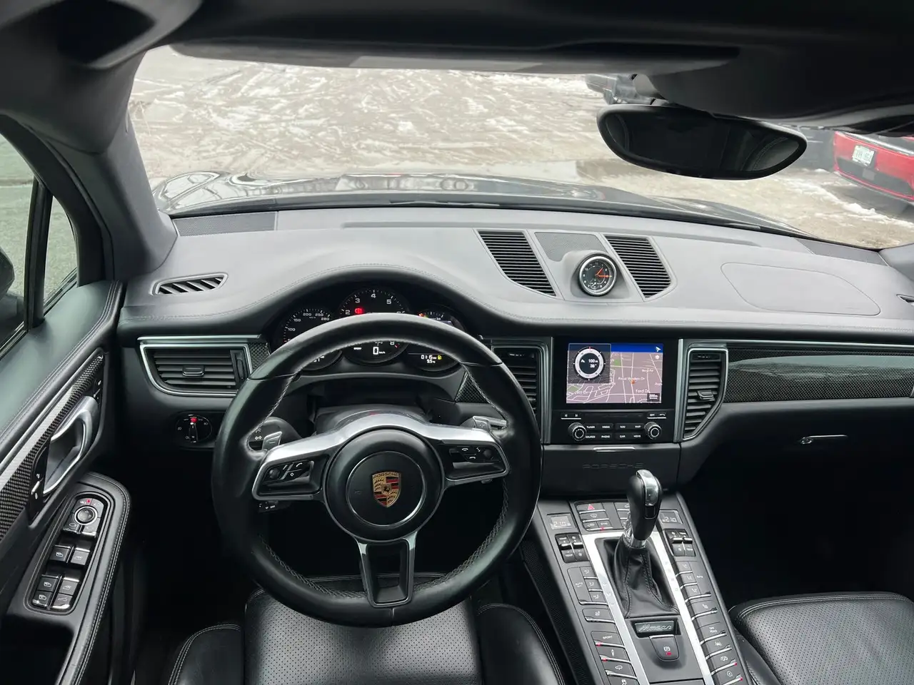 Porsche Macan photo Porsche Macan