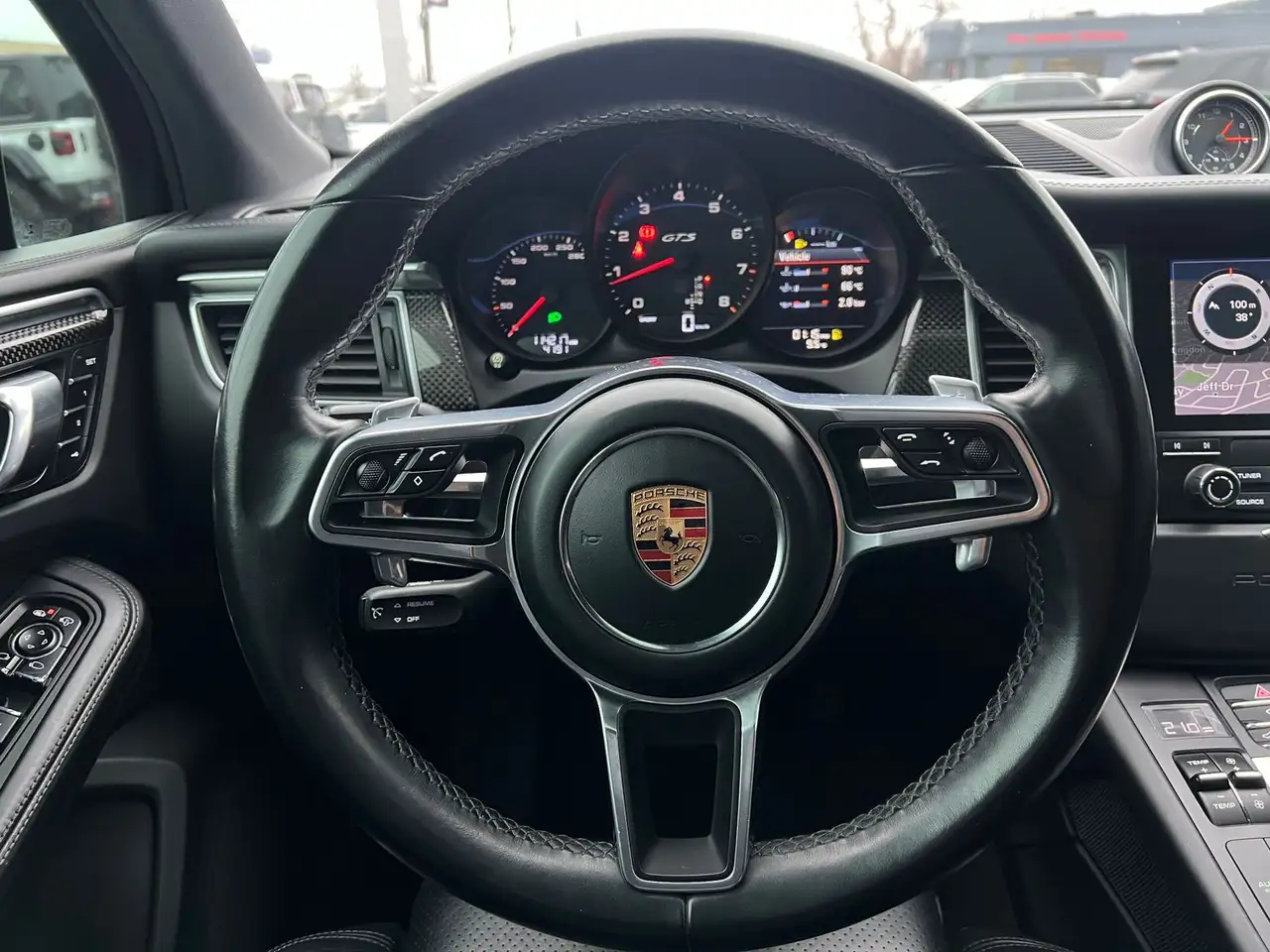 Porsche Macan photo Porsche Macan