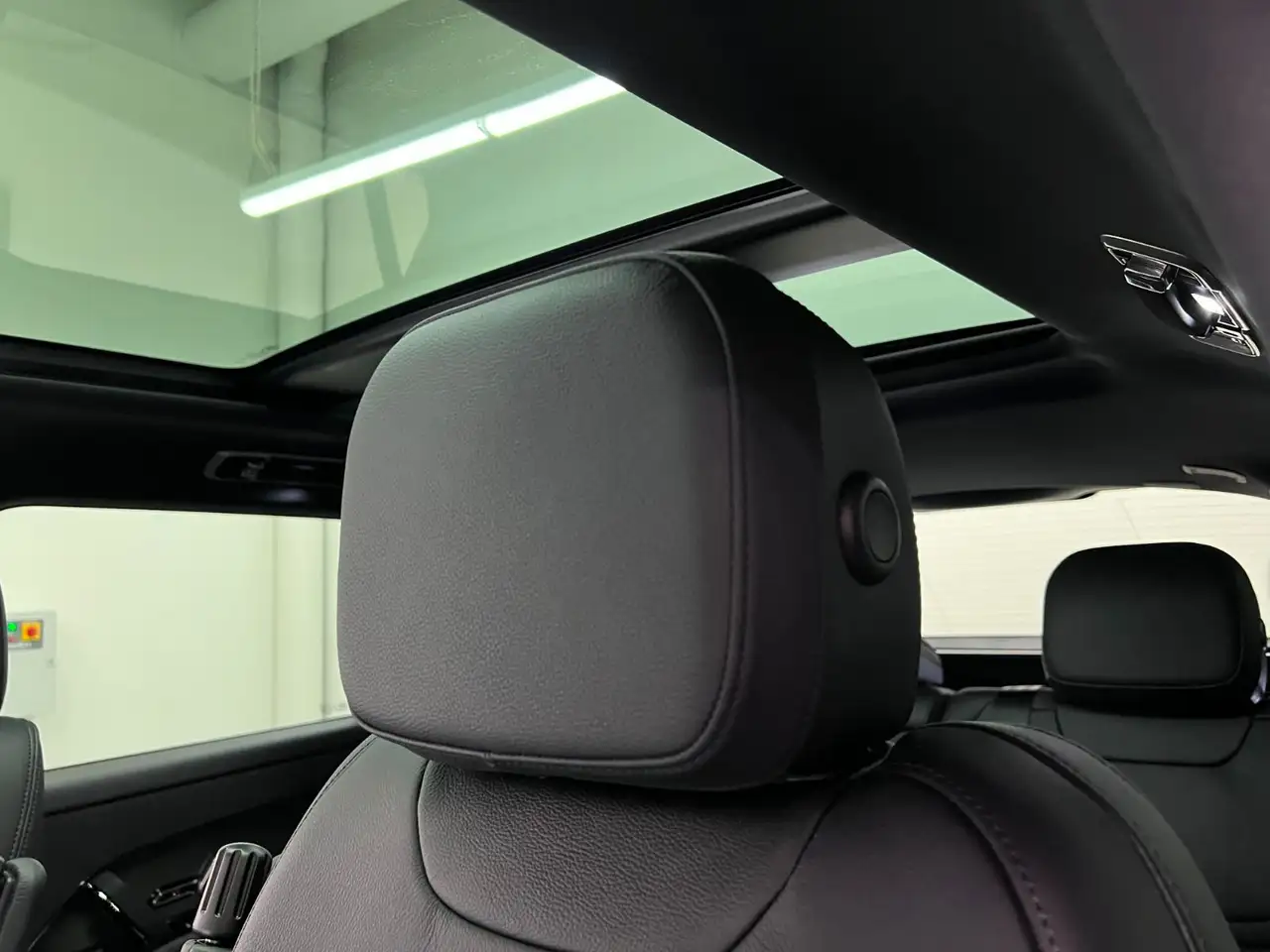 Land Rover Range Rover Sport photo Land Rover Range Rover Sport