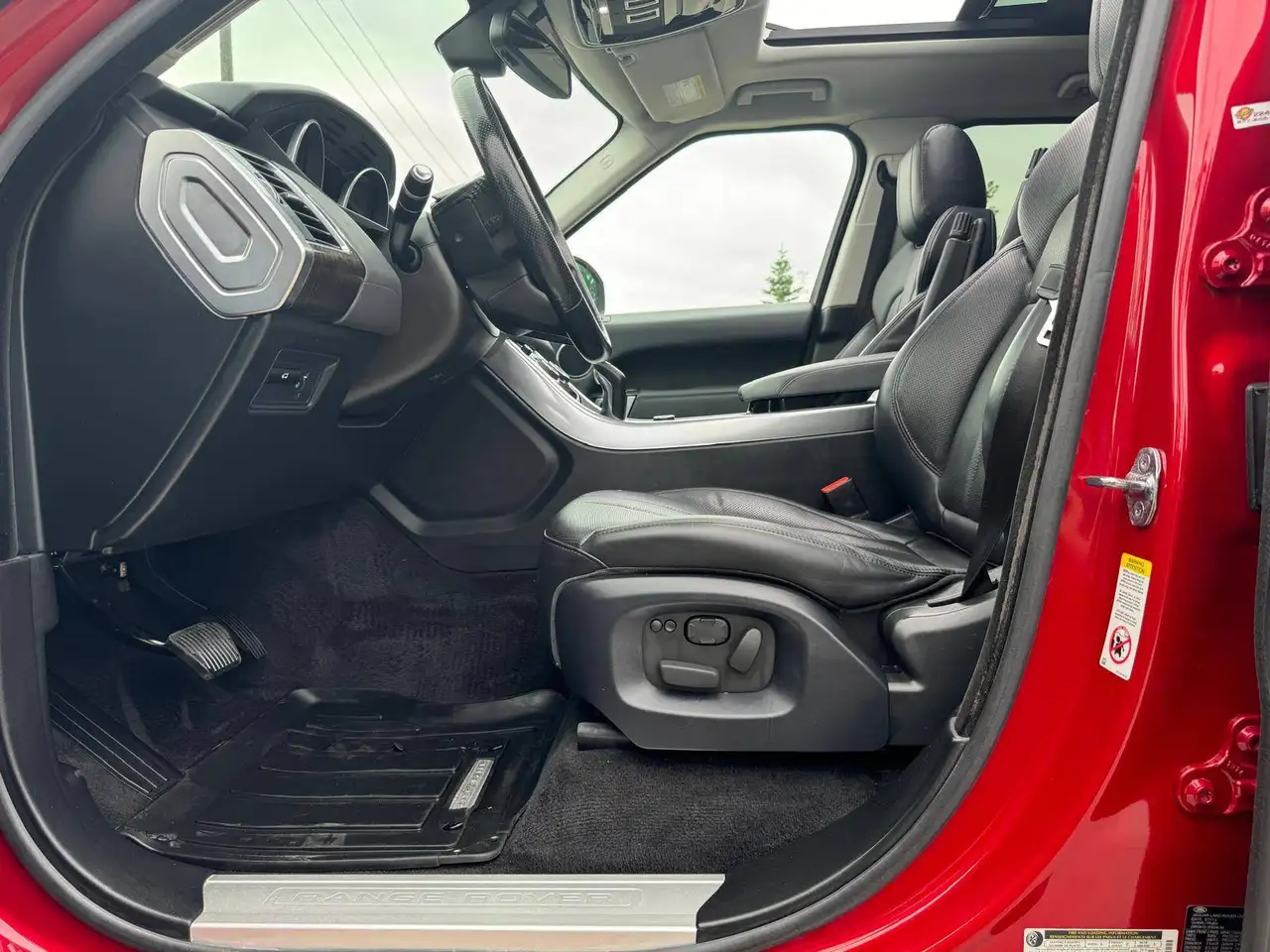 Land Rover Range Rover Sport photo Land Rover Range Rover Sport