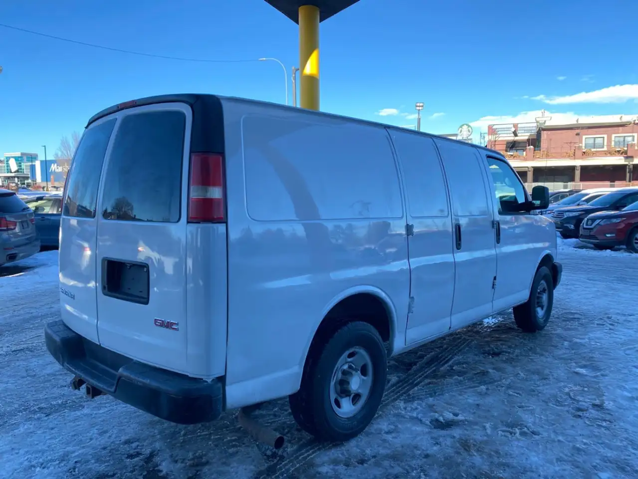 GMC Savana снимка GMC Savana