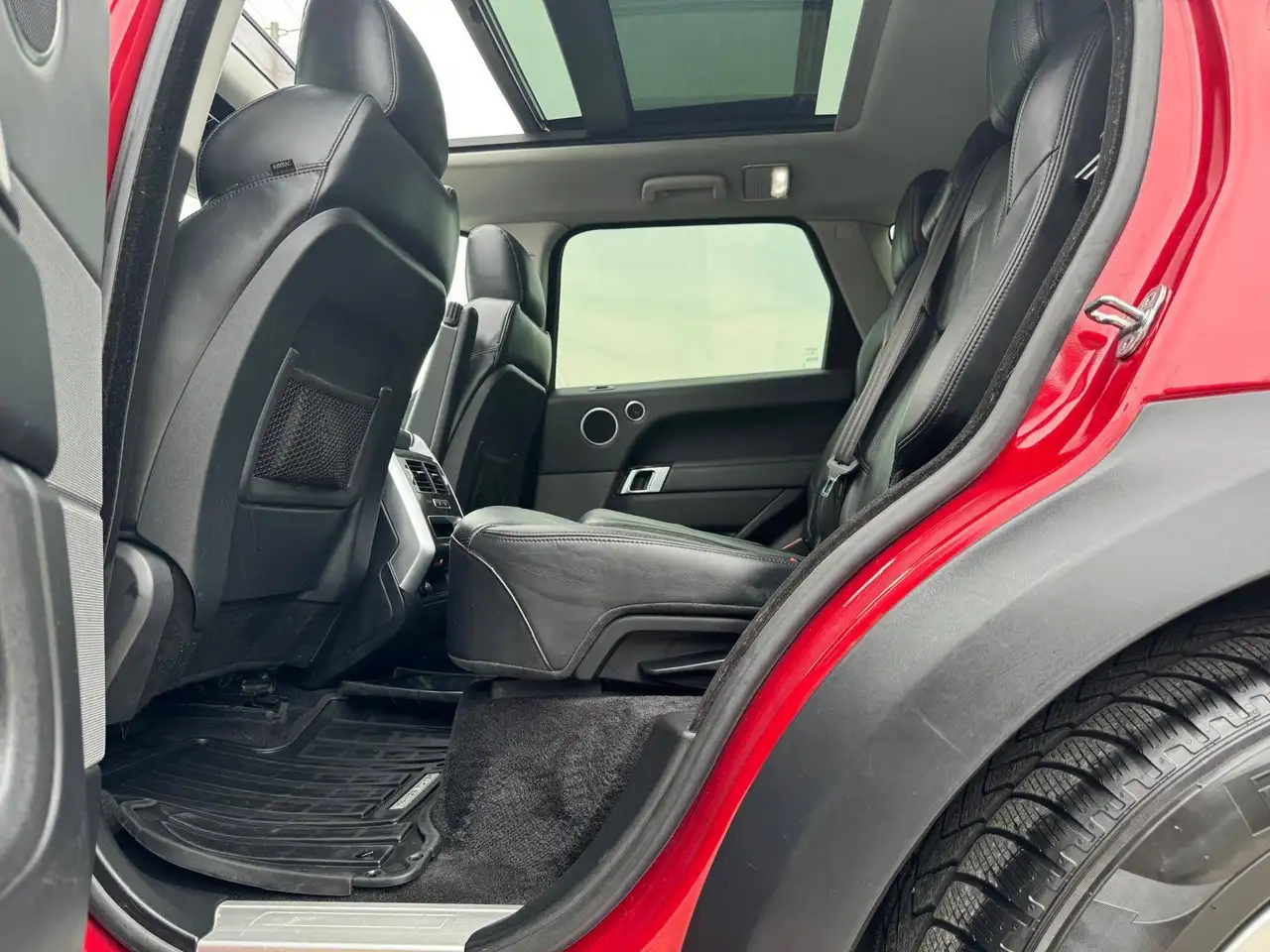 Land Rover Range Rover Sport photo Land Rover Range Rover Sport