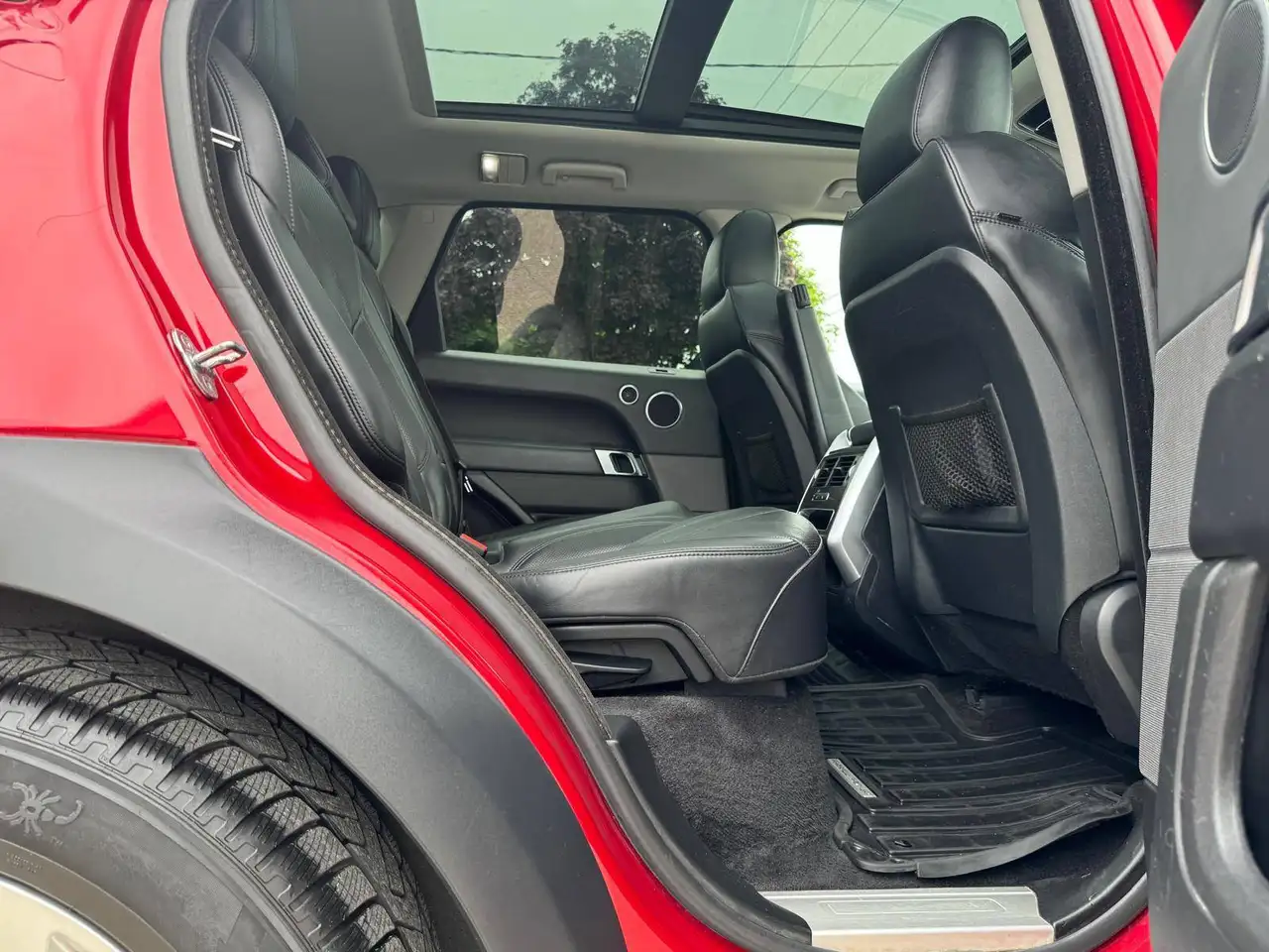 Land Rover Range Rover Sport photo Land Rover Range Rover Sport