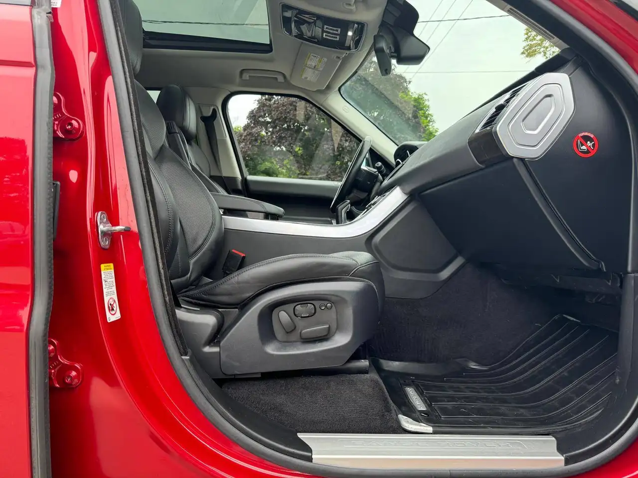 Land Rover Range Rover Sport photo Land Rover Range Rover Sport