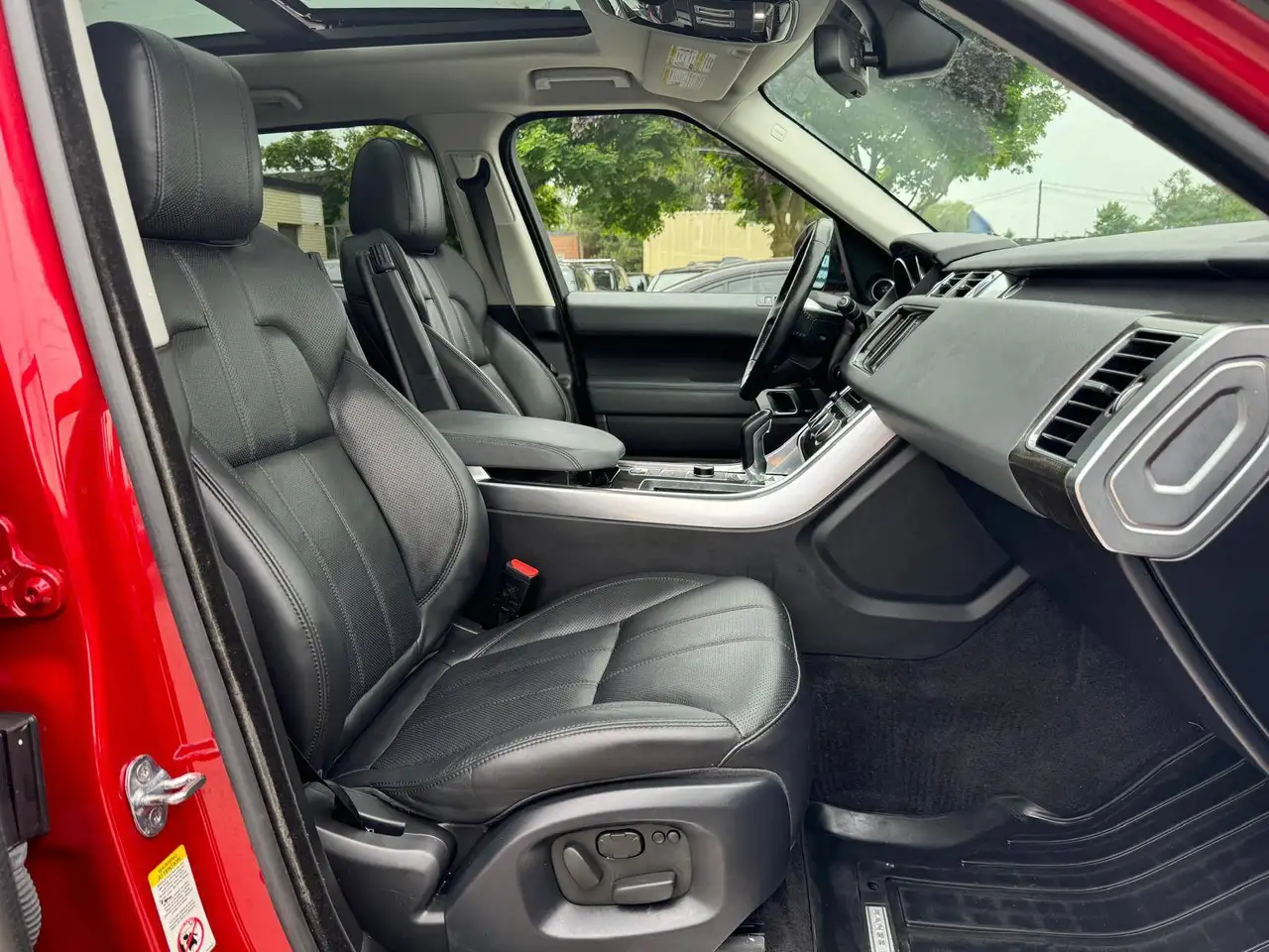 Land Rover Range Rover Sport photo Land Rover Range Rover Sport