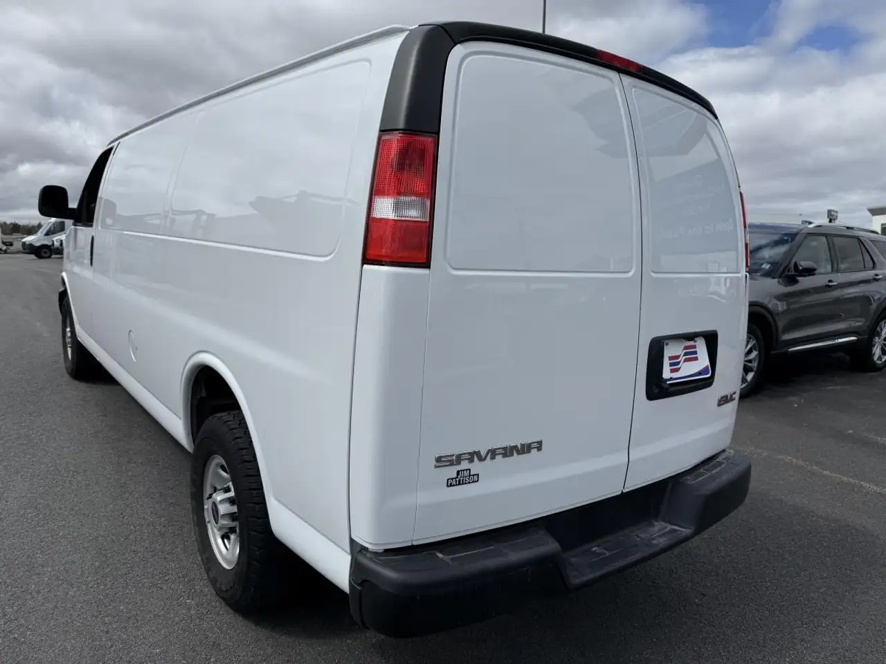 GMC Savana photo GMC Savana