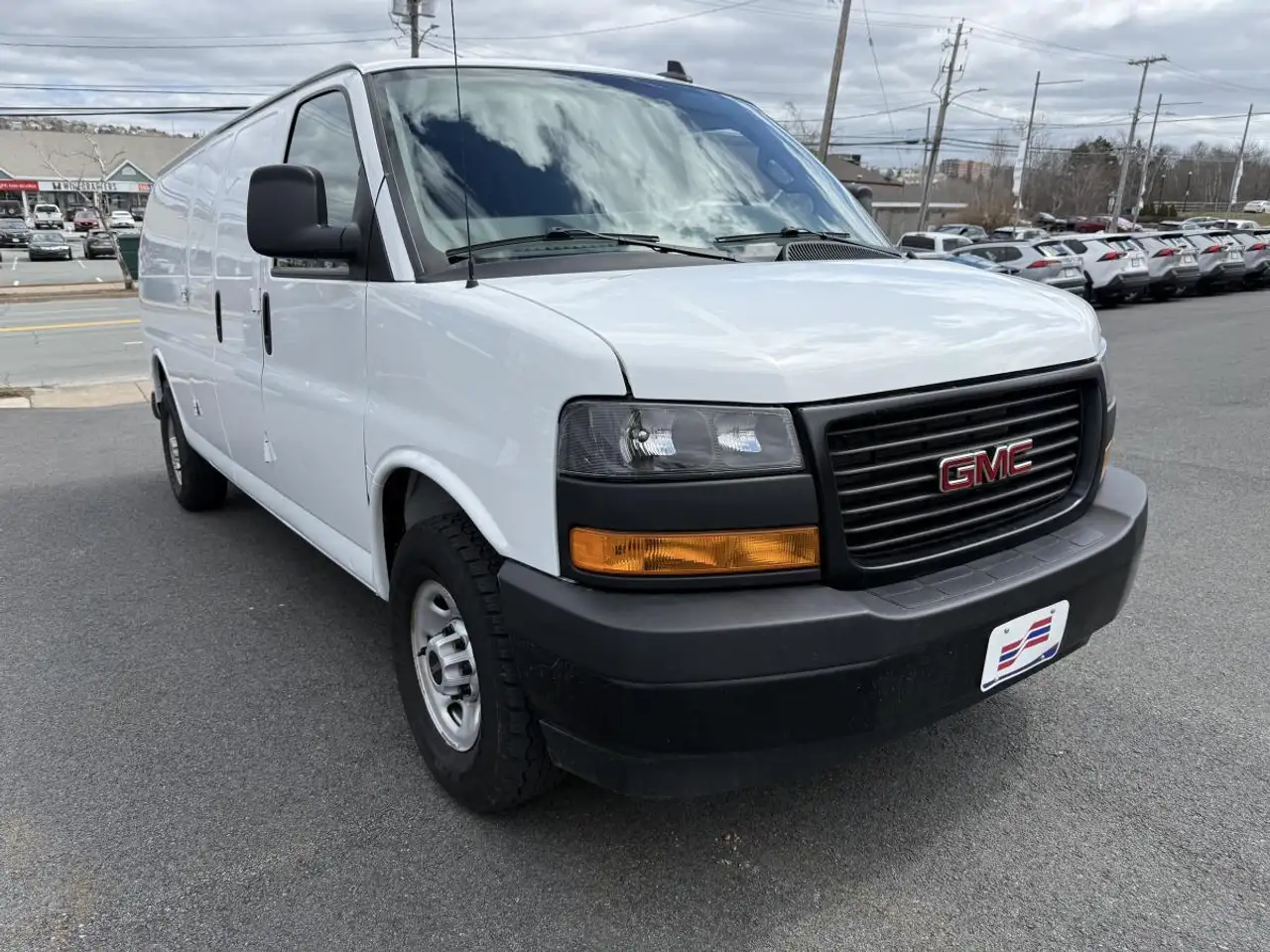 GMC Savana photo GMC Savana