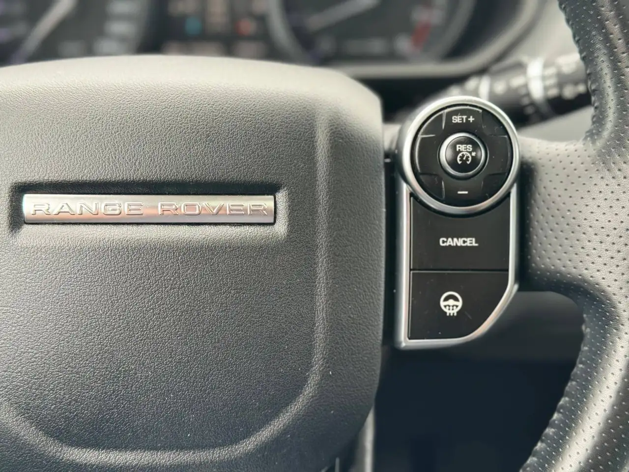 Land Rover Range Rover Sport photo Land Rover Range Rover Sport