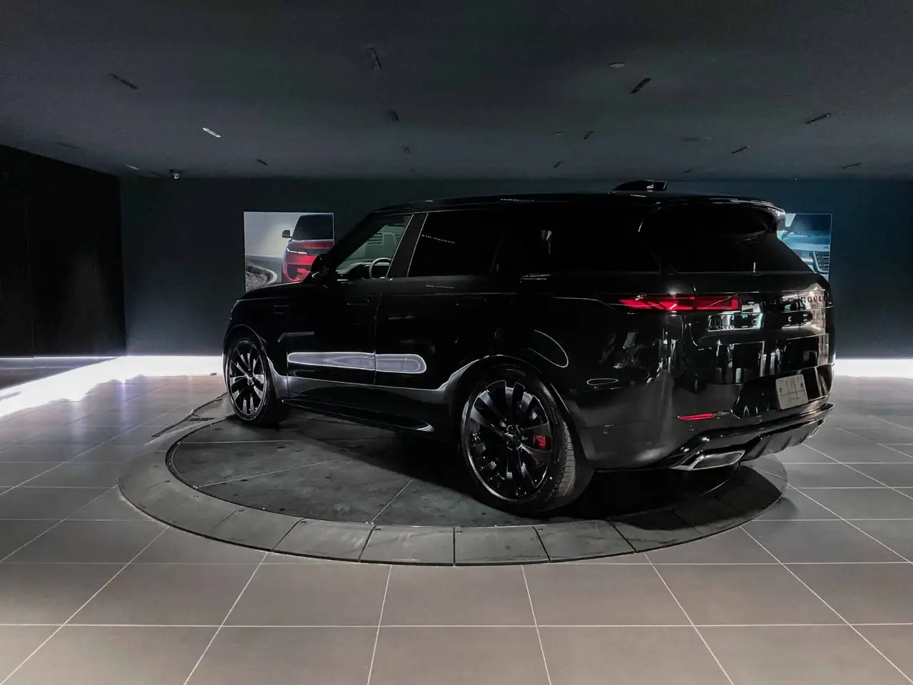 Land Rover Range Rover Sport снимка Land Rover Range Rover Sport