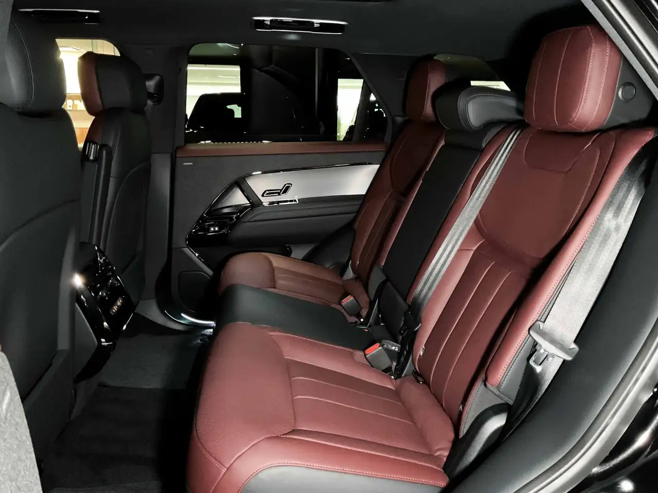Land Rover Range Rover Sport снимка Land Rover Range Rover Sport