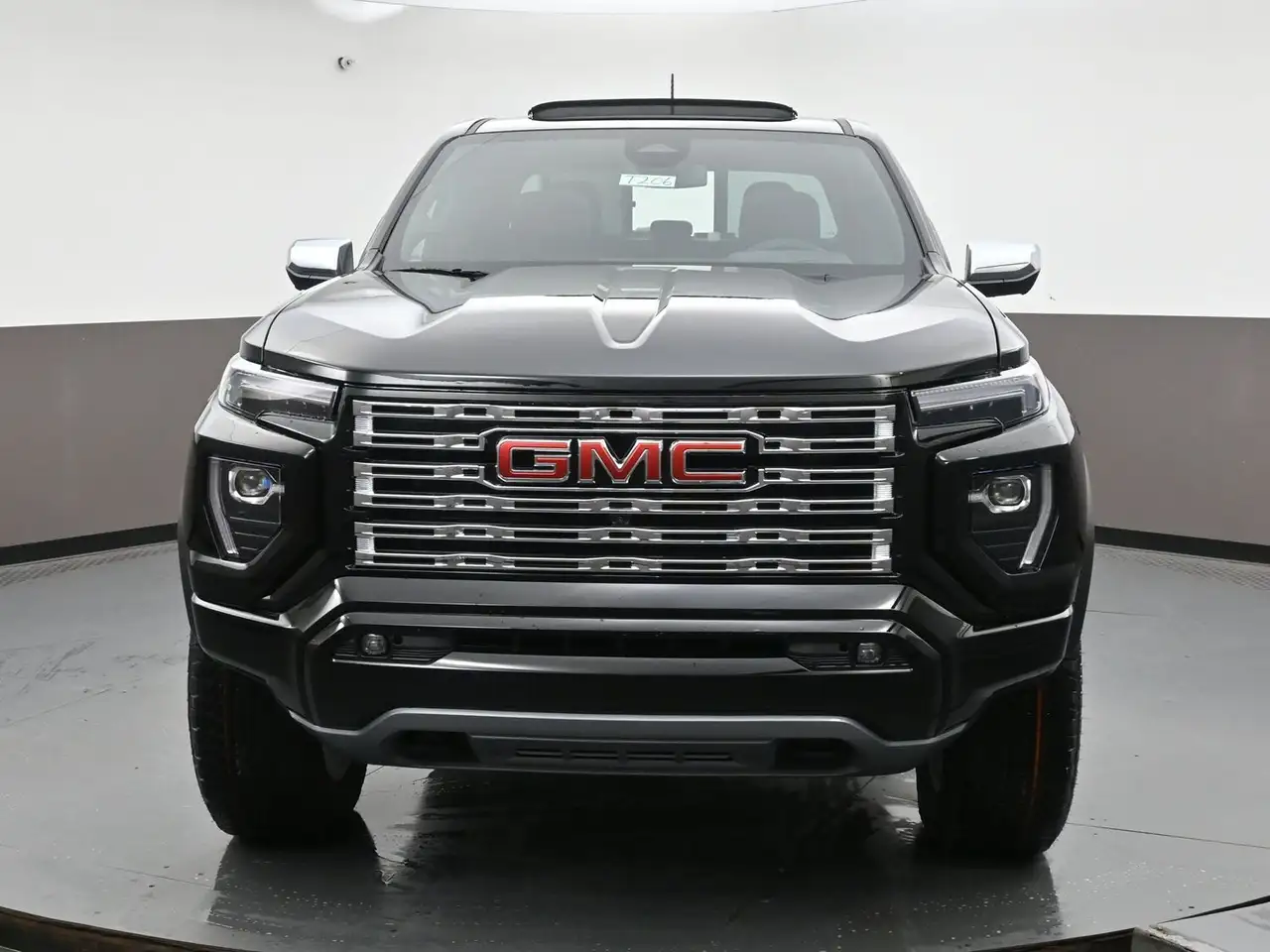 GMC Canyon photo GMC Canyon