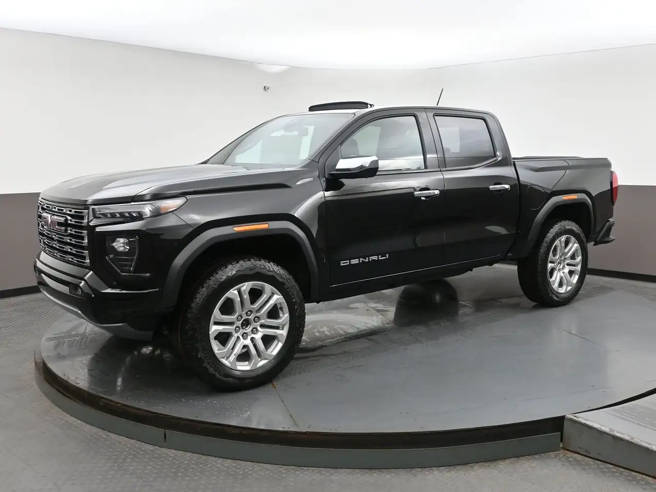 GMC Canyon photo GMC Canyon