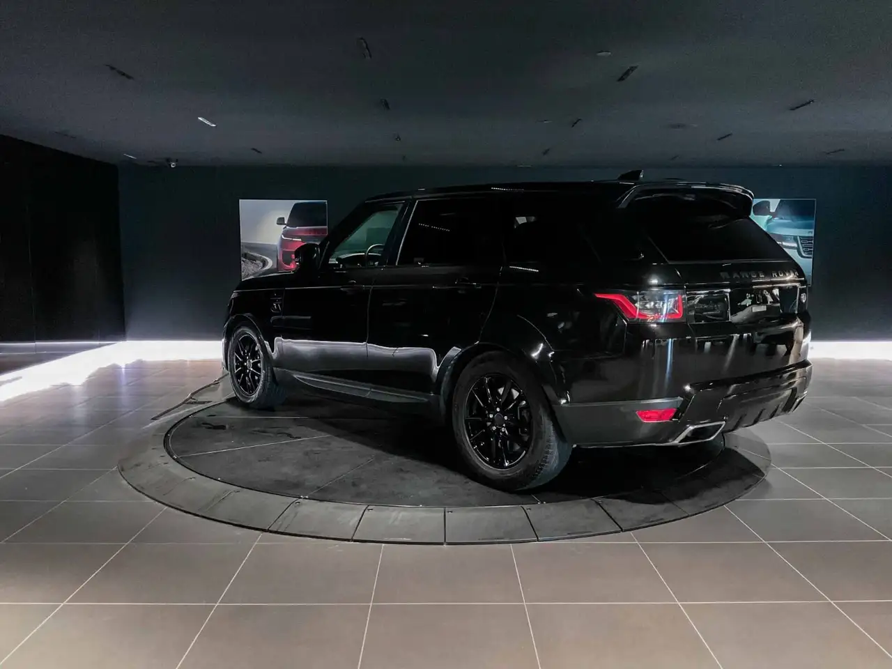 Land Rover Range Rover Sport снимка Land Rover Range Rover Sport