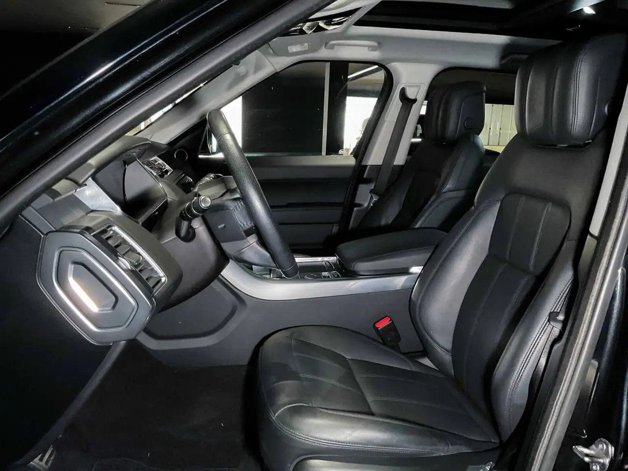 Land Rover Range Rover Sport снимка Land Rover Range Rover Sport