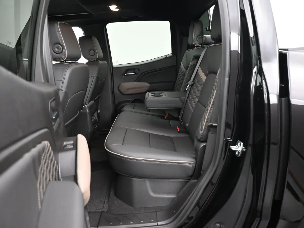GMC Canyon photo GMC Canyon