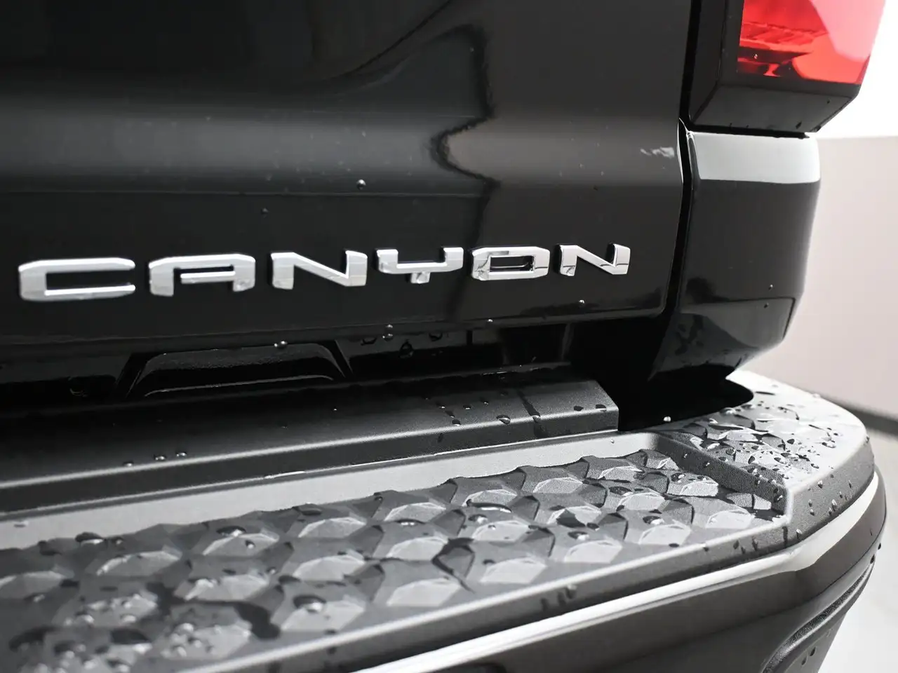 GMC Canyon photo GMC Canyon