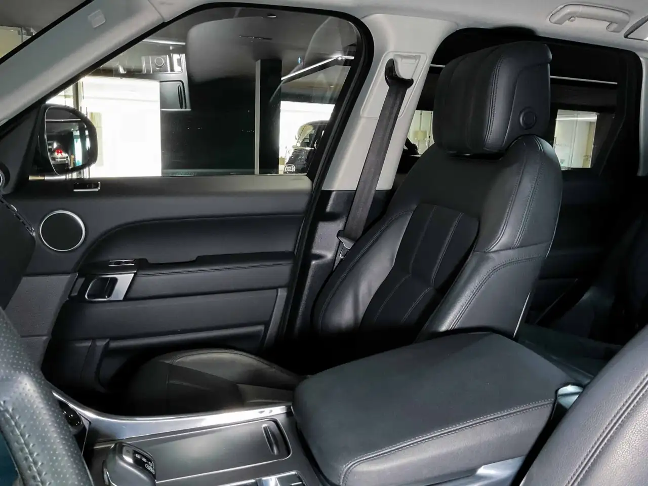 Land Rover Range Rover Sport снимка Land Rover Range Rover Sport