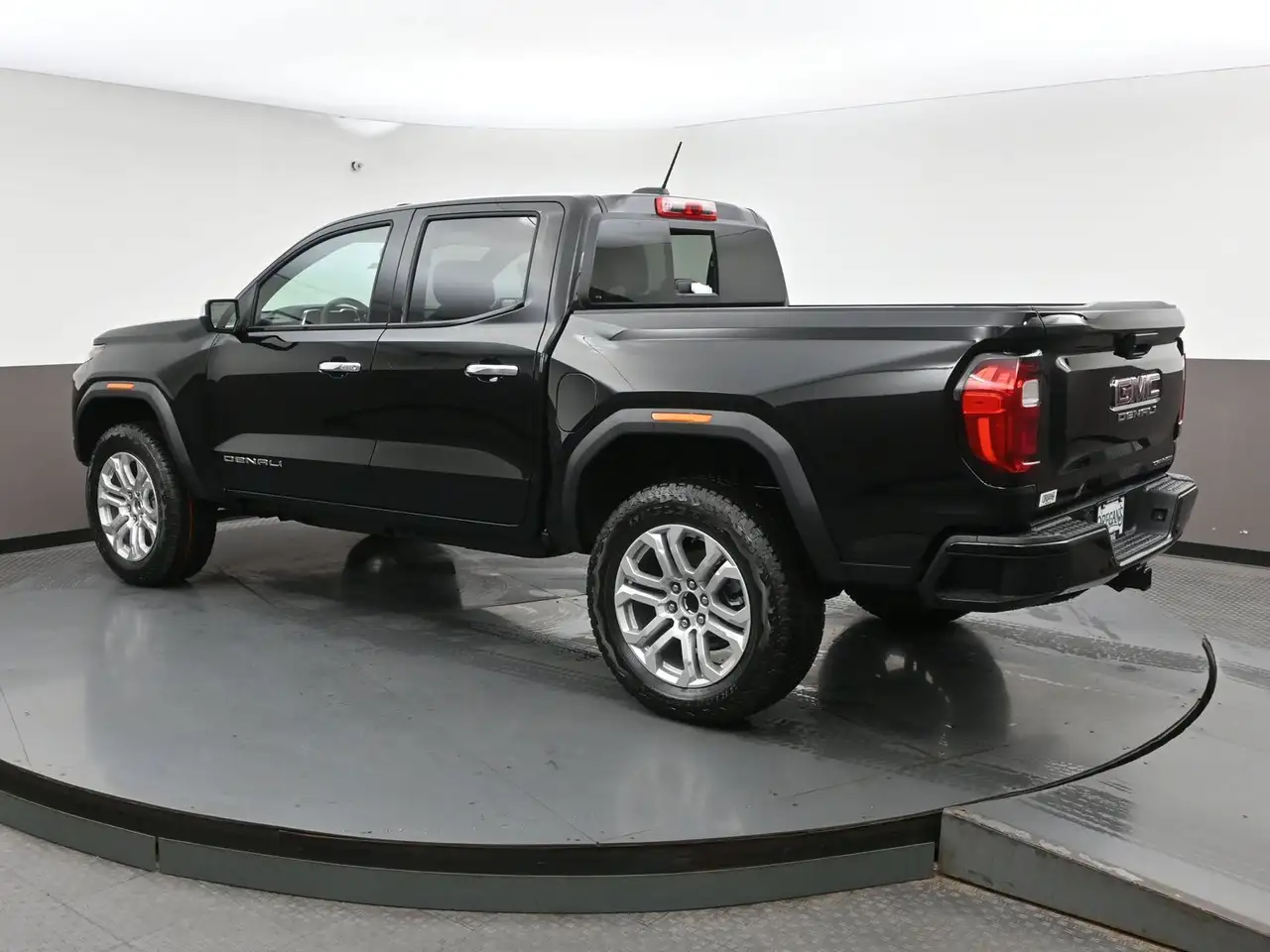 GMC Canyon photo GMC Canyon