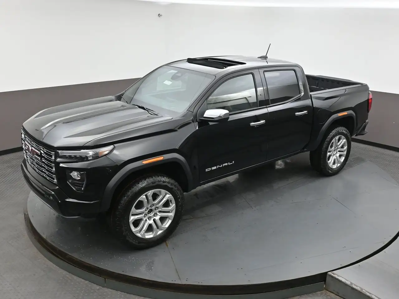 GMC Canyon photo GMC Canyon