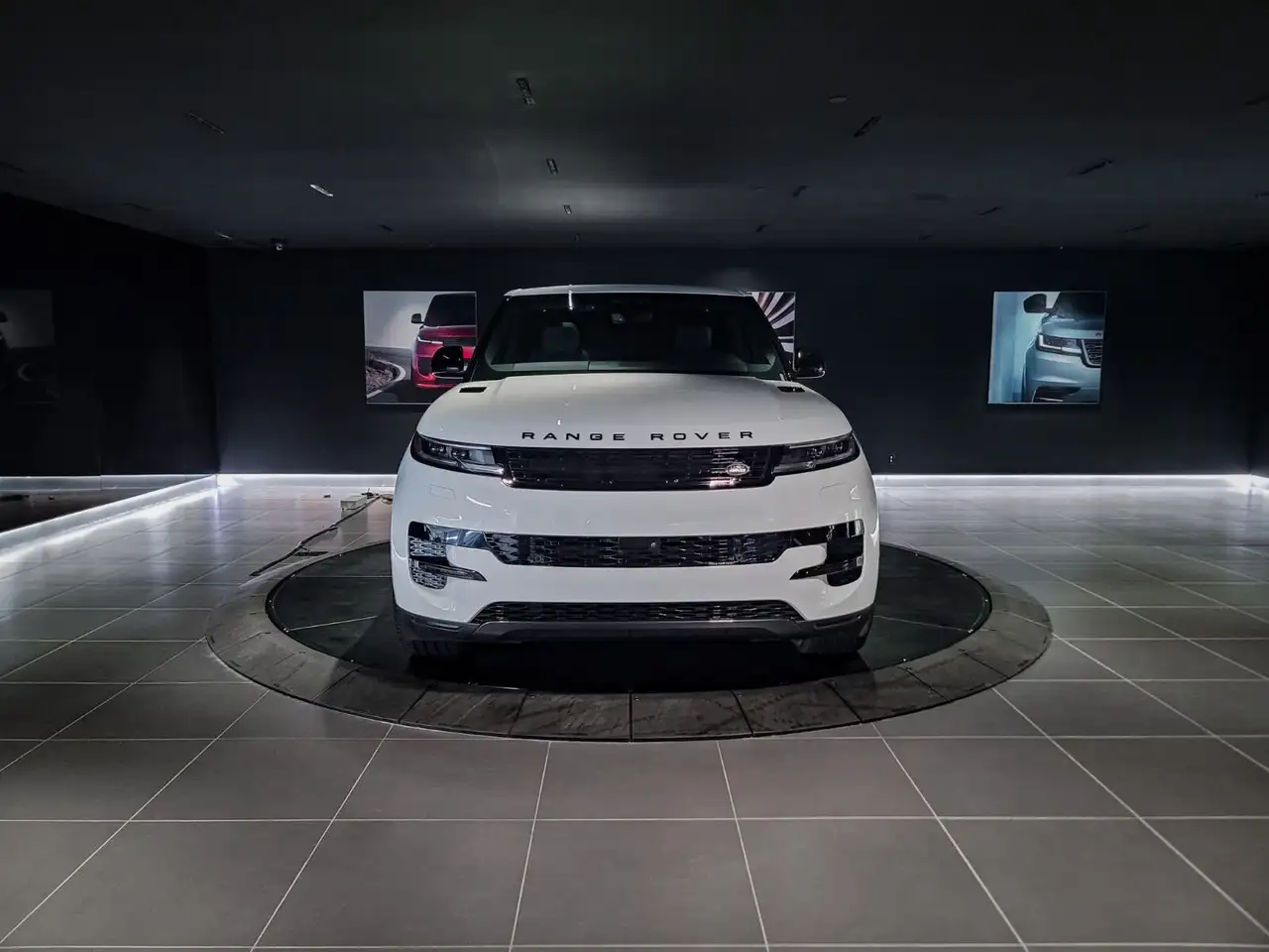 Land Rover Range Rover Sport снимка Land Rover Range Rover Sport