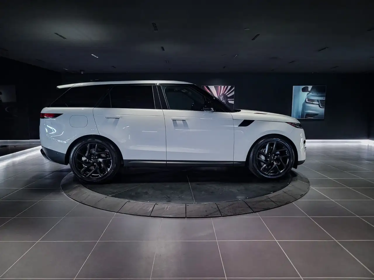 Land Rover Range Rover Sport снимка Land Rover Range Rover Sport