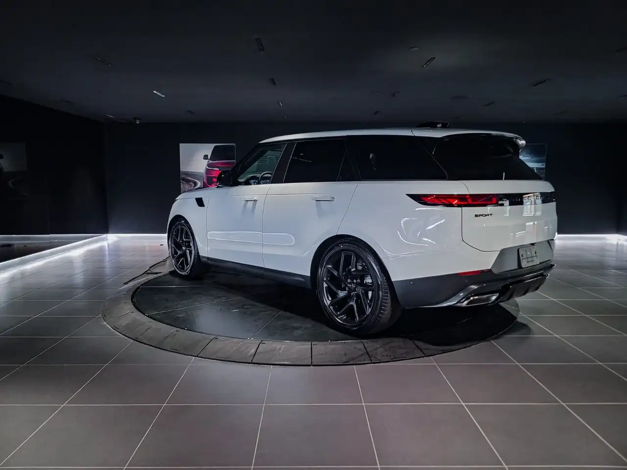 Land Rover Range Rover Sport снимка Land Rover Range Rover Sport