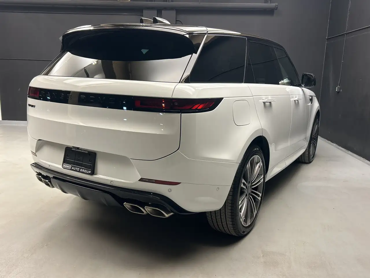 Land Rover Range Rover Sport снимка Land Rover Range Rover Sport