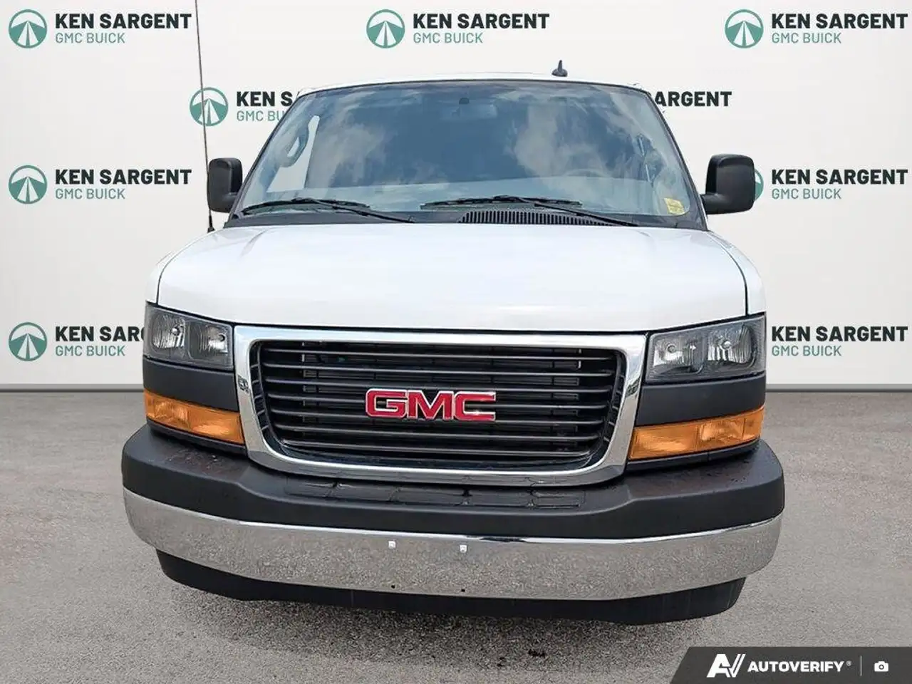 GMC Savana fotografie GMC Savana