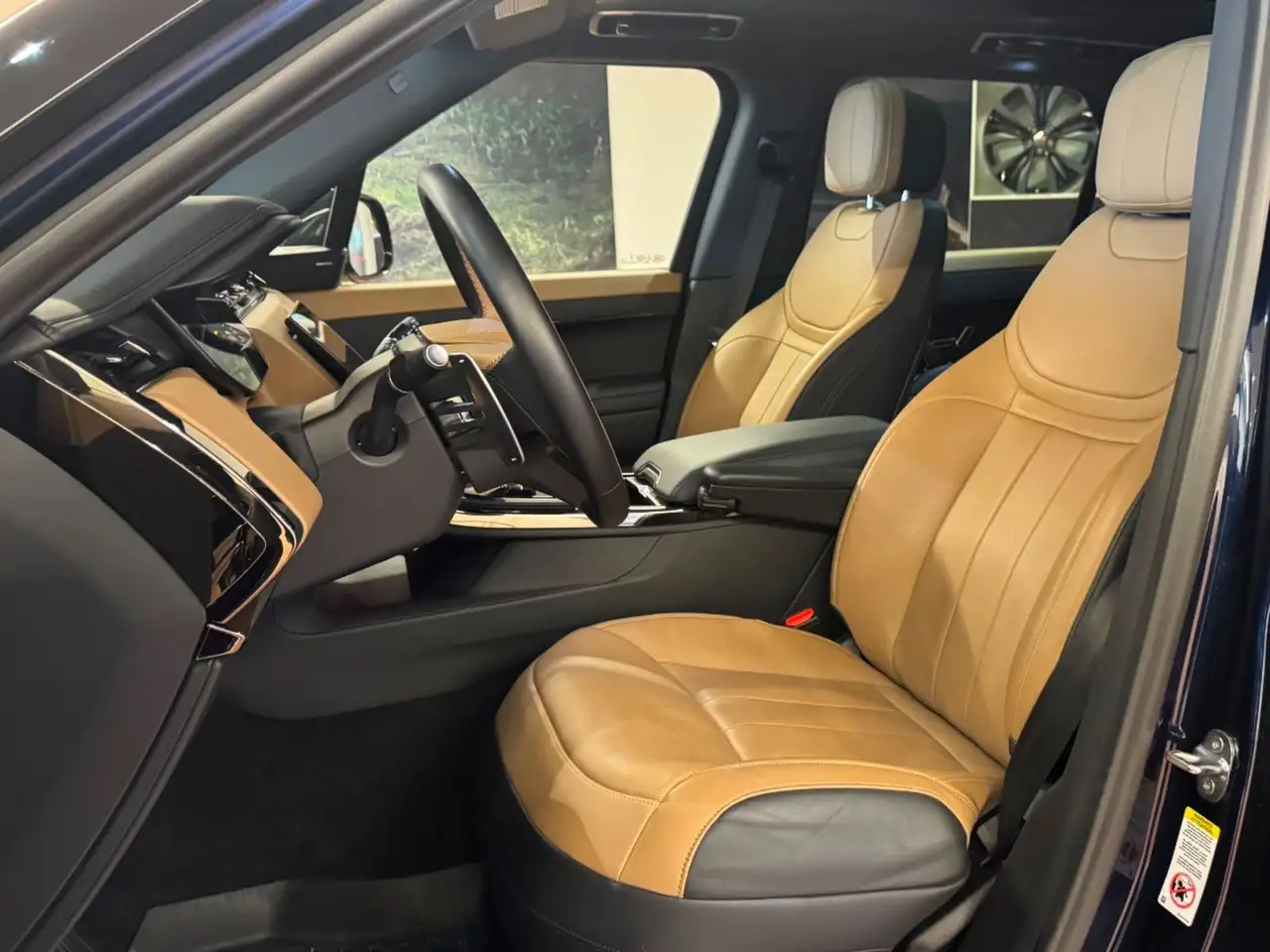 Land Rover Range Rover Sport photo Land Rover Range Rover Sport