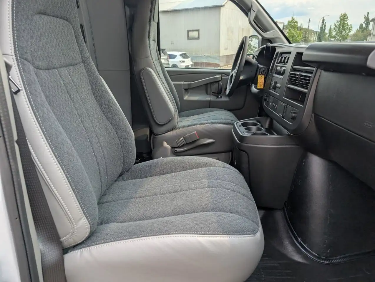 GMC Savana fotografie GMC Savana