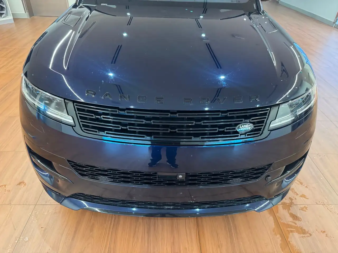 Land Rover Range Rover Sport photo Land Rover Range Rover Sport