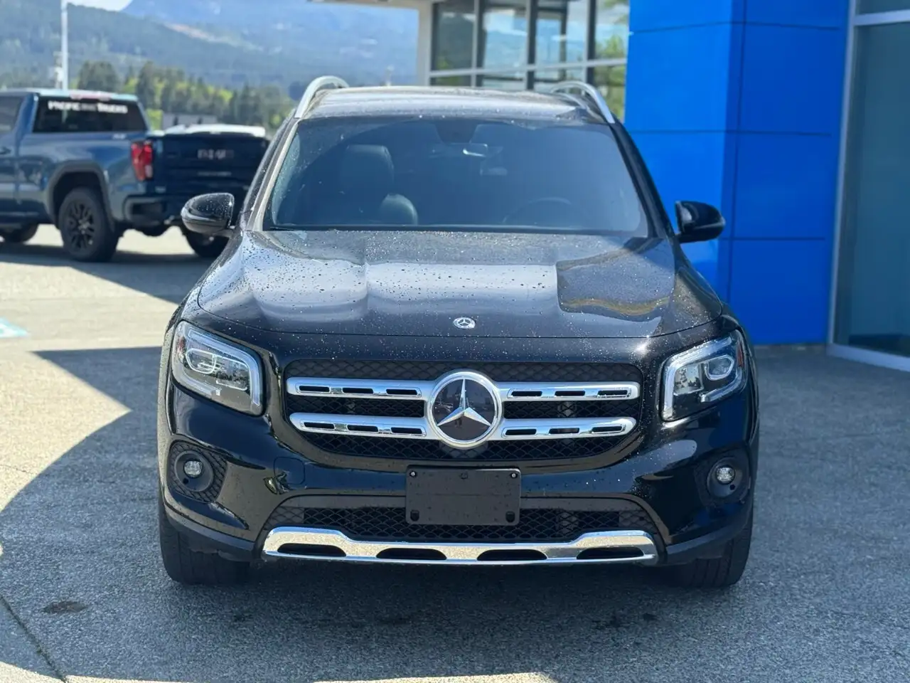 Mercedes-Benz GLB снимка Mercedes-Benz GLB