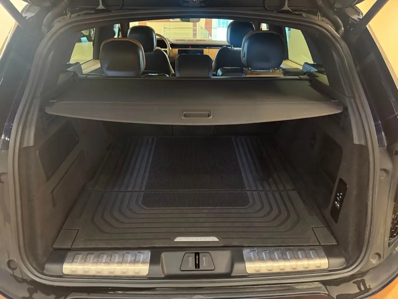 Land Rover Range Rover Sport photo Land Rover Range Rover Sport
