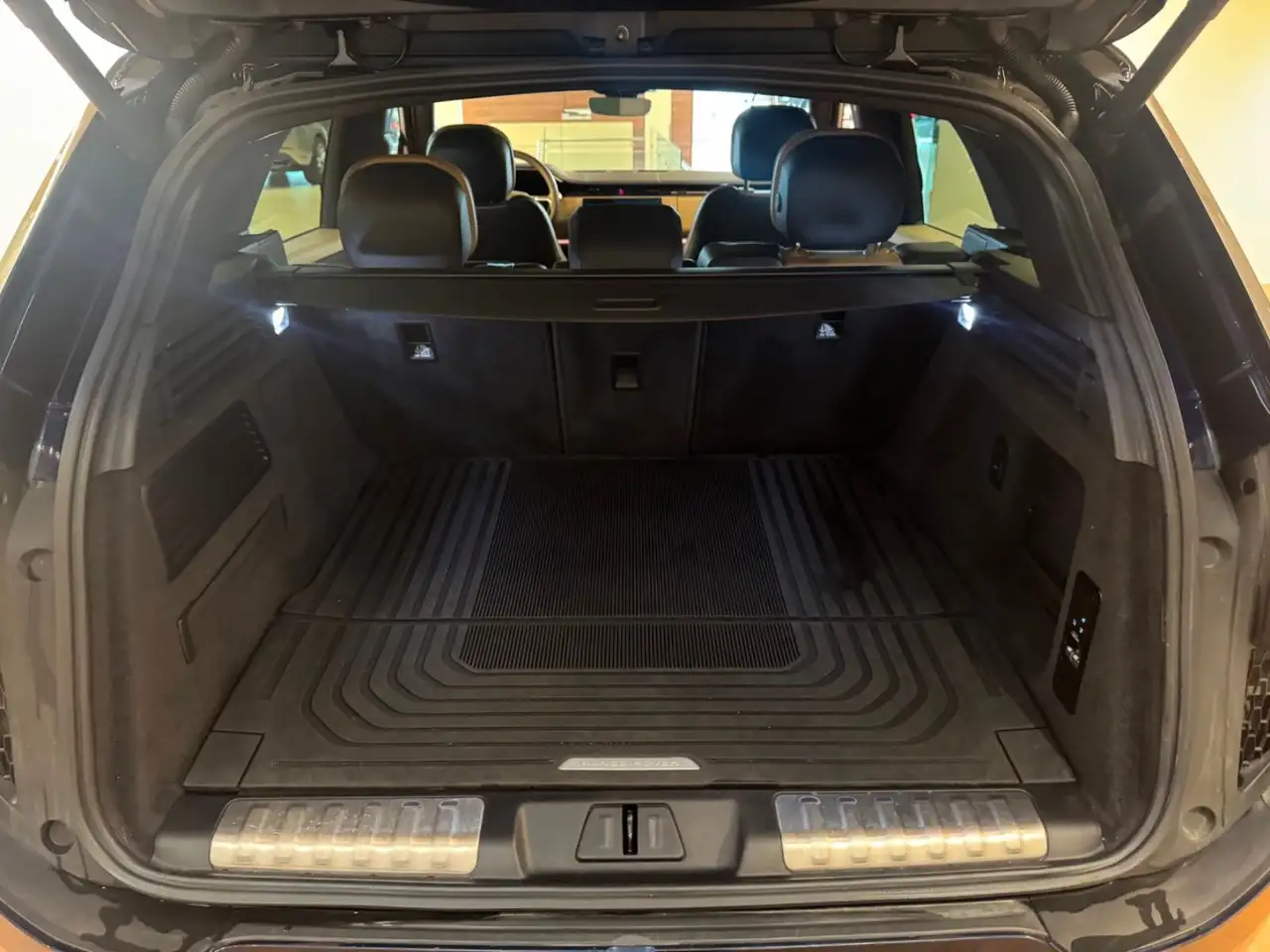 Land Rover Range Rover Sport photo Land Rover Range Rover Sport