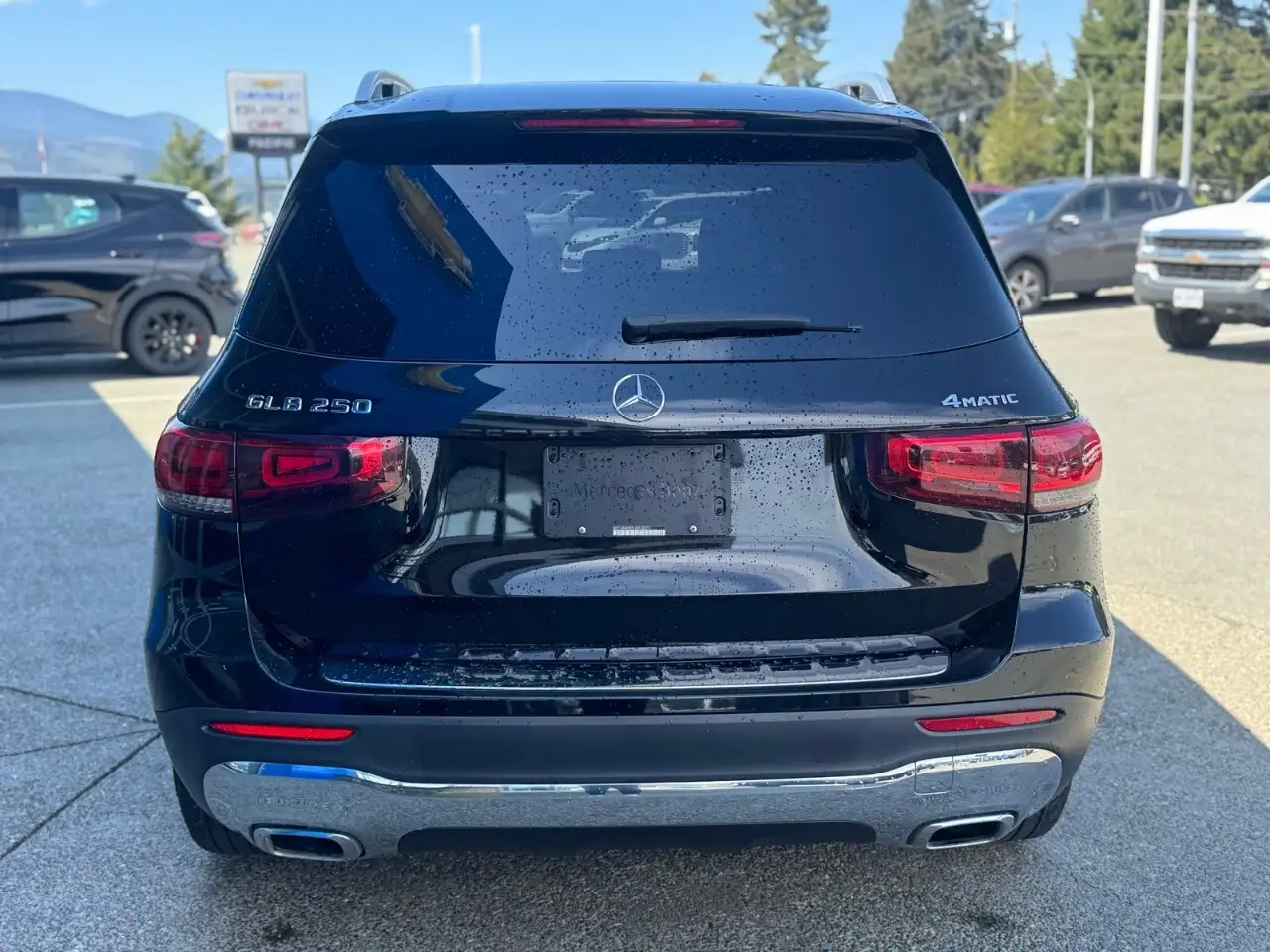 Mercedes-Benz GLB снимка Mercedes-Benz GLB