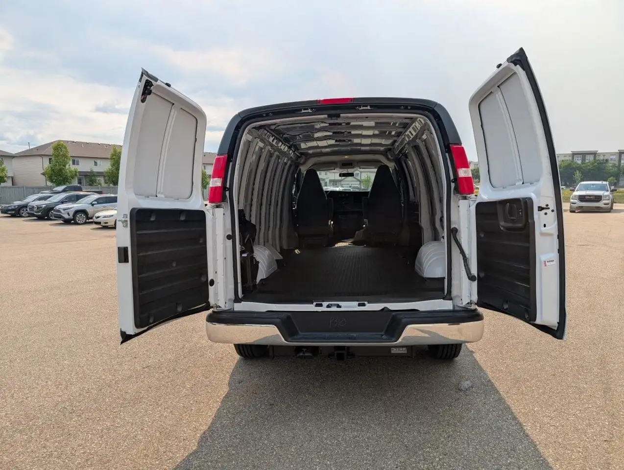 GMC Savana fotografie GMC Savana