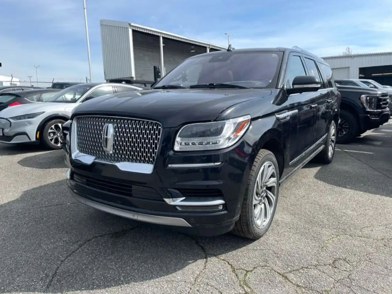Lincoln Navigator photo Lincoln Navigator
