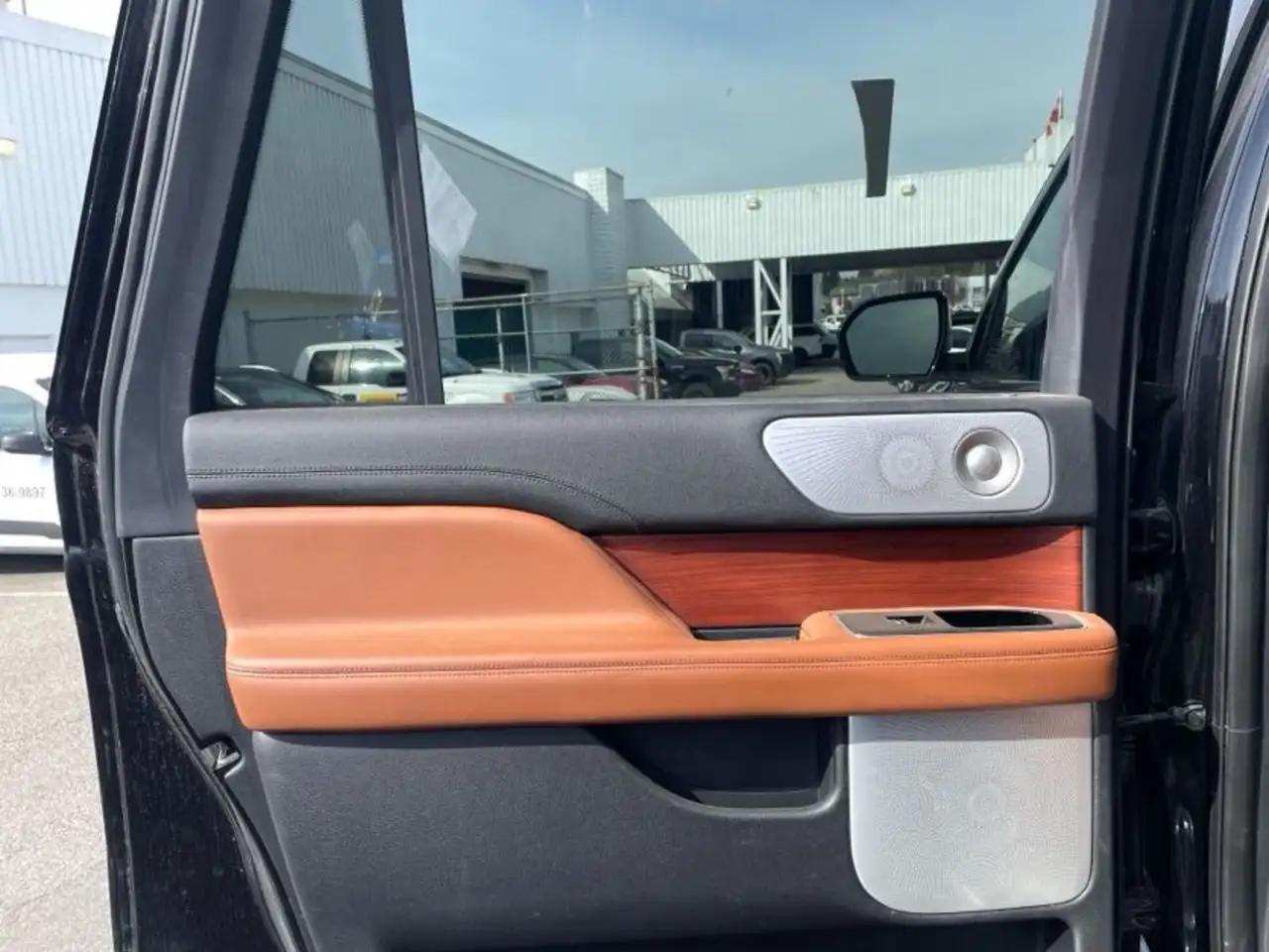 Lincoln Navigator photo Lincoln Navigator
